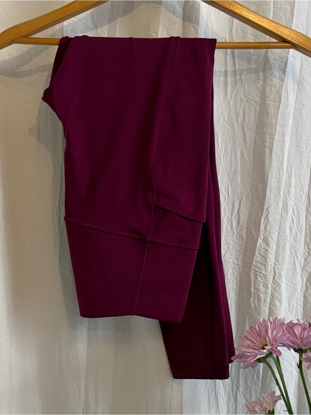 Athleta Womens M Burgundy Salutation Stash Tight 7/8 Leggings High Rise Worn 1 x
